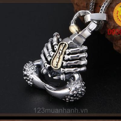 Mặt dây chuyền bò cạp